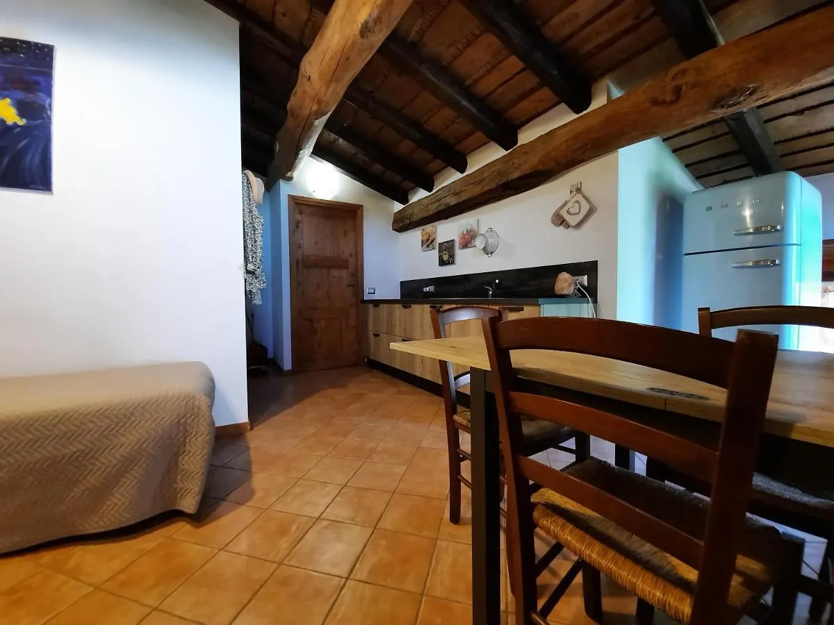 Corte Davini Agriturismo Monzambano 0*,  Italië